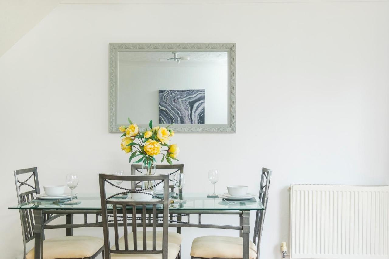 Beautiful 3 Bed House With Amazing Views In Dartford, Kent Apartment Exterior photo
