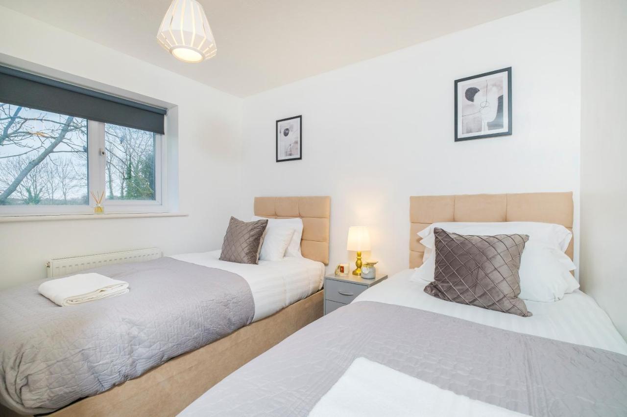 Beautiful 3 Bed House With Amazing Views In Dartford, Kent Apartment Exterior photo
